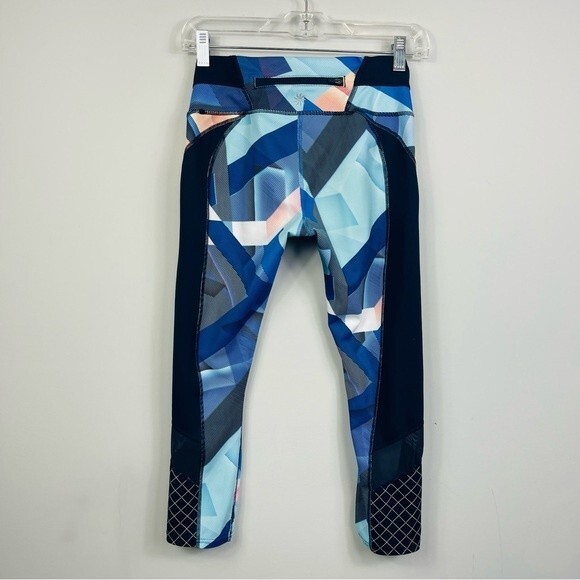 Athleta Electric Geo Sonar Capri Leggings Yoga Gym Back Zip Pocket Mesh Panel XS - Picture 5 of 16